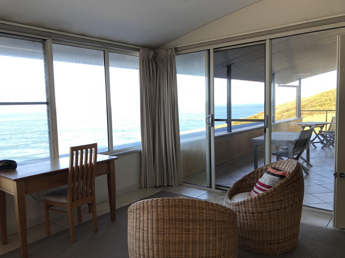 Oceanscape Luxury Beachfront Villas Scotts Head Oda fotoğraf